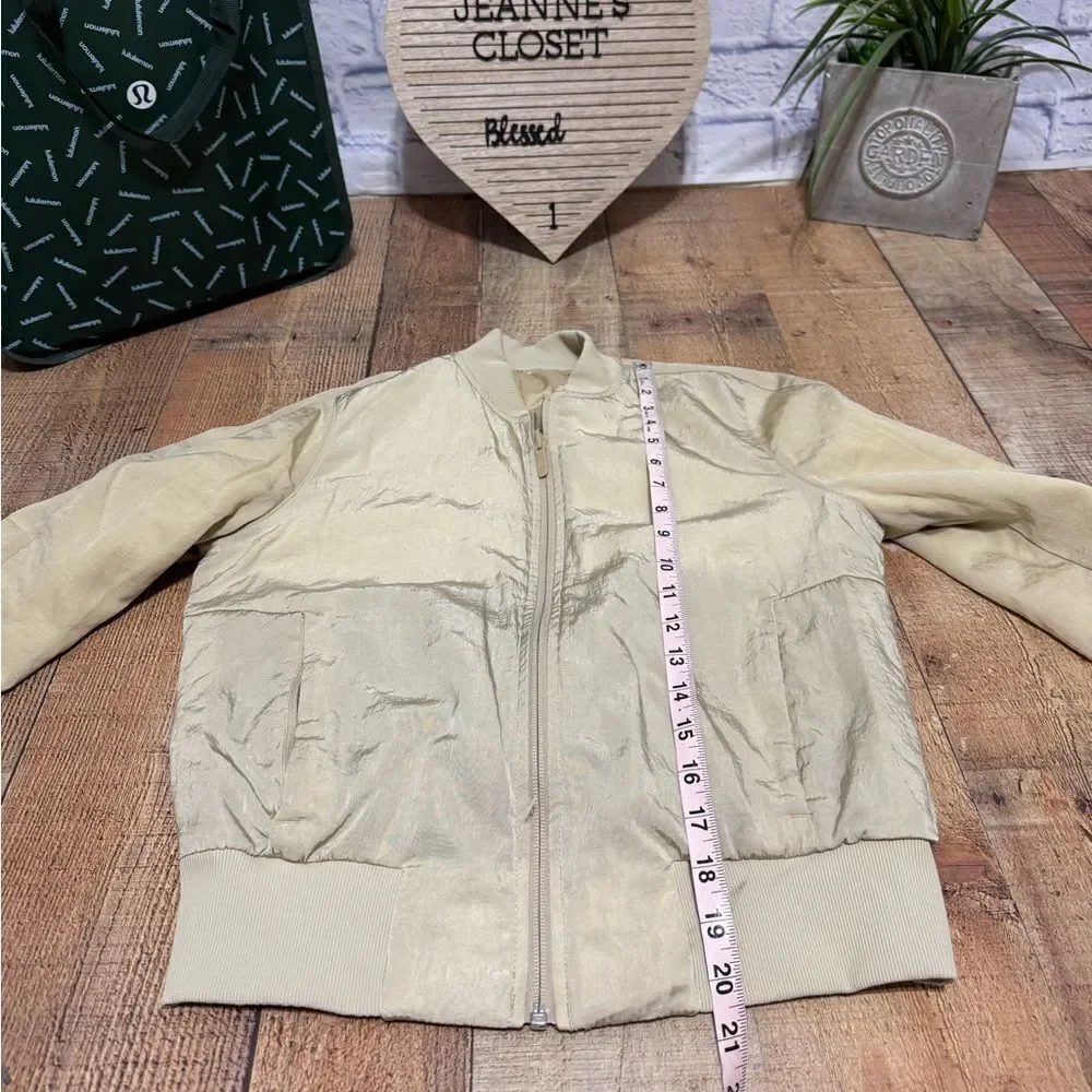 Lululemon Non-Stop Bomber *Reversible Size 4